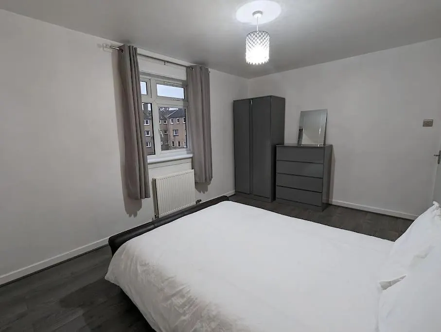 3 Bedroom Apartment Sleeps 8 Εδιμβούργο